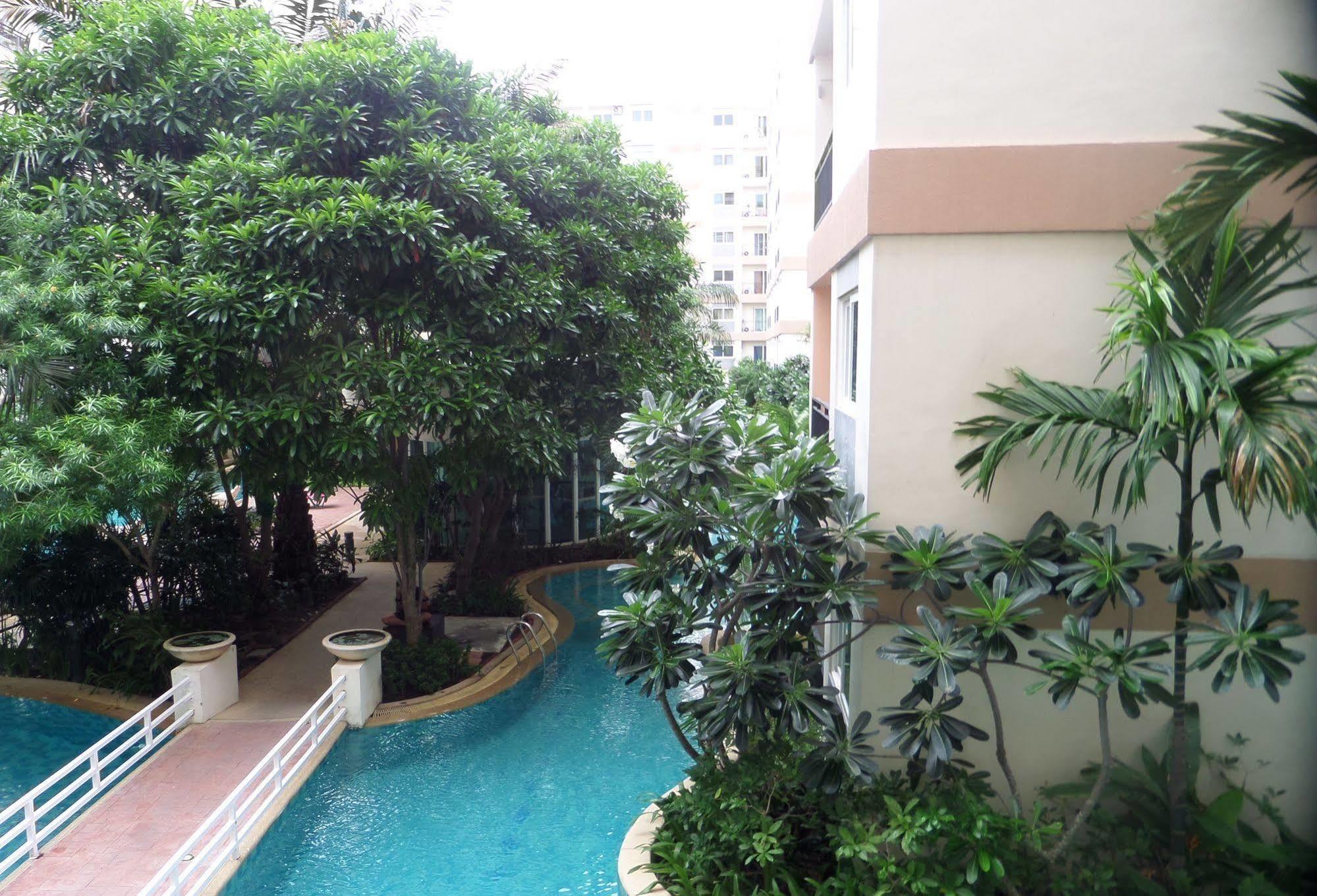 Park Lane Resort By West Joint Venture Jomtien Beach Exterior foto