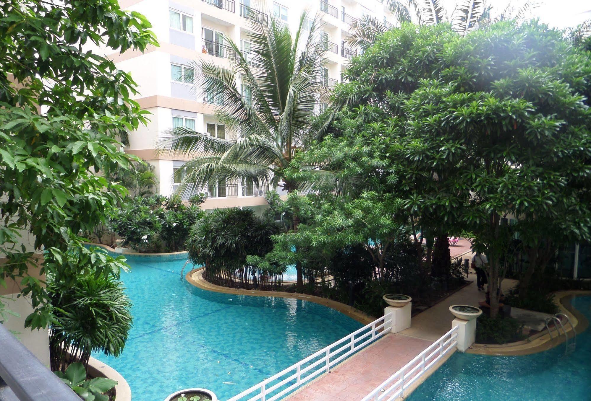 Park Lane Resort By West Joint Venture Jomtien Beach Exterior foto